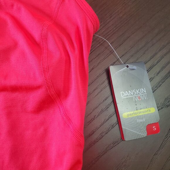 NWT Women's Danskin Now athletic tank size Small - Picture 3 of 4